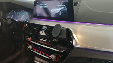 Preview: RS-Mount, fahrzeugspezifischer Handyhalter passend für BMW 5er G30 Baujahr 2017-2023, Made in Germany